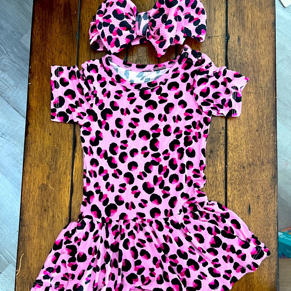 Posh peanut twirl and bow